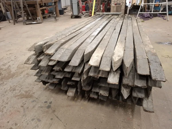 400 st. Hardhouten paal 7x7cm 230cm