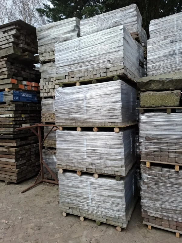 55m² spotted bluestone waalformaat, gebruikt, op pallet - Afbeelding 2