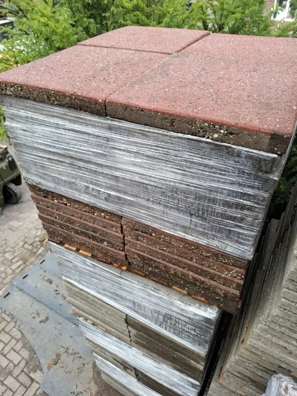 18m² 50x50 rood, gebruikt, op pallet - Afbeelding 2