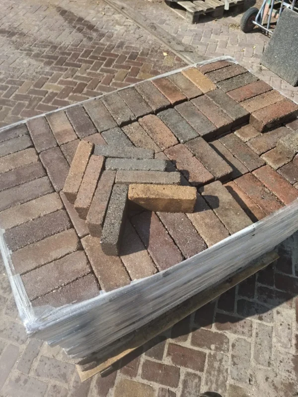 60m² beton waalformaat, bont genuanc., op pallet