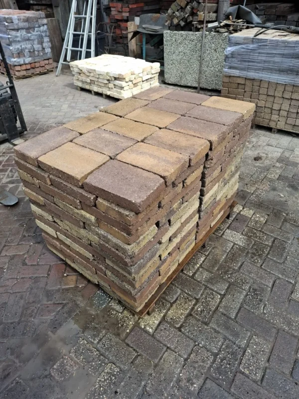 18m² 20x30, rood/geel, gebruikt, op pallet - Afbeelding 2