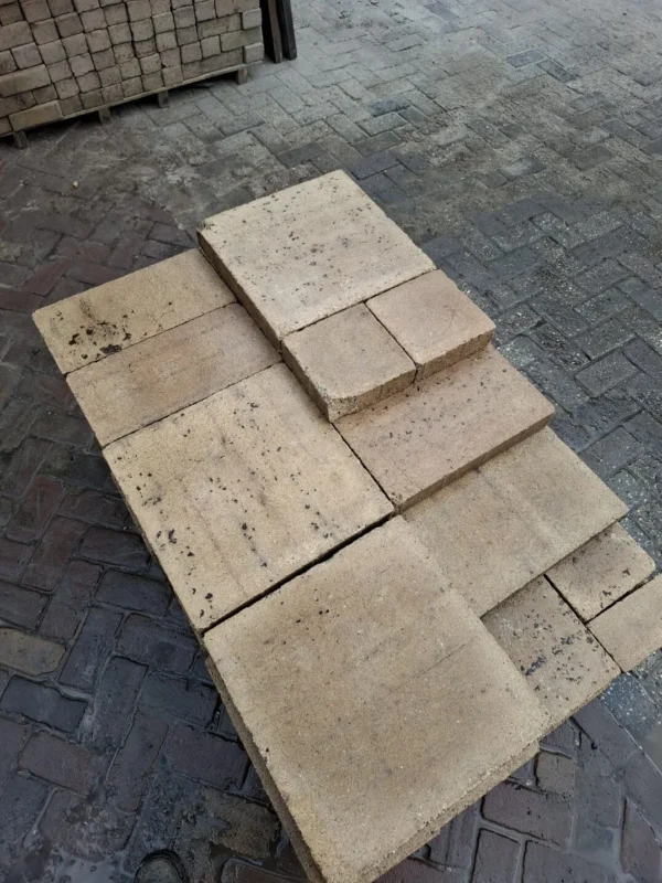 8m² wildverband, geel, gebruikt, op pallet