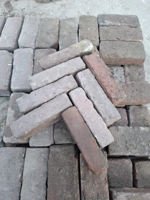 10m² antiek/oud gebakken waalformaat, rood/paars, op pallet