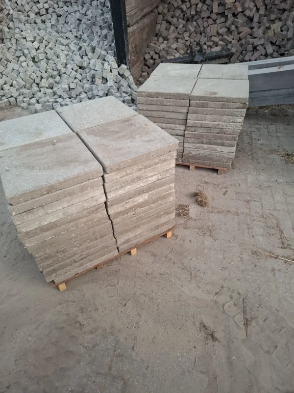25m² 50x50, grijs, gebruikt, op pallet 6cm