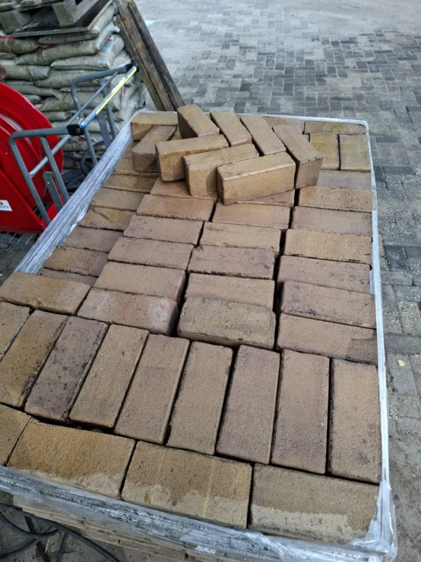 45m² gebakken dikformaat/7duimer, geel, op pallet - Afbeelding 2