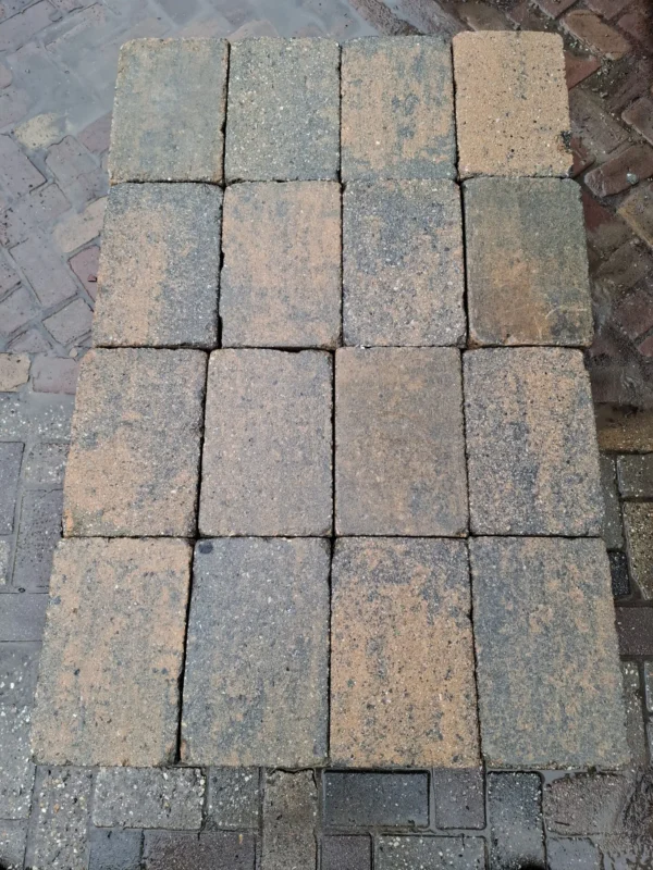 29m² 20x30, oranje/blauw, gebruikt, op pallet