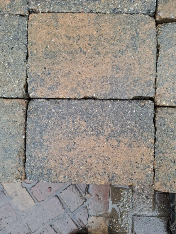 29m² 20x30, oranje/blauw, gebruikt, op pallet - Afbeelding 2