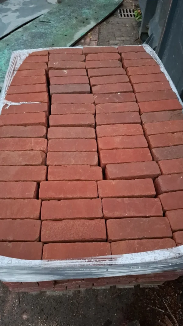 48m² 7duimer nieuw, rood, op pallet