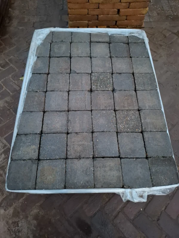 5m² 15x15 antaciet, gebruikt, op pallet