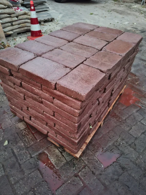 10m² 20x30 rood, gebruikt, op pallet - Afbeelding 2