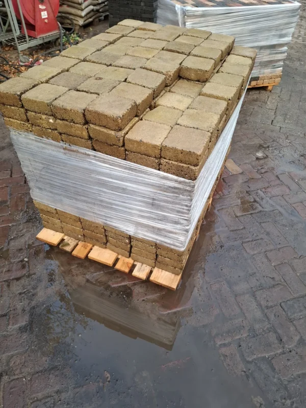 15m² 14x14 geel, gebruikt, op pallet - Afbeelding 2